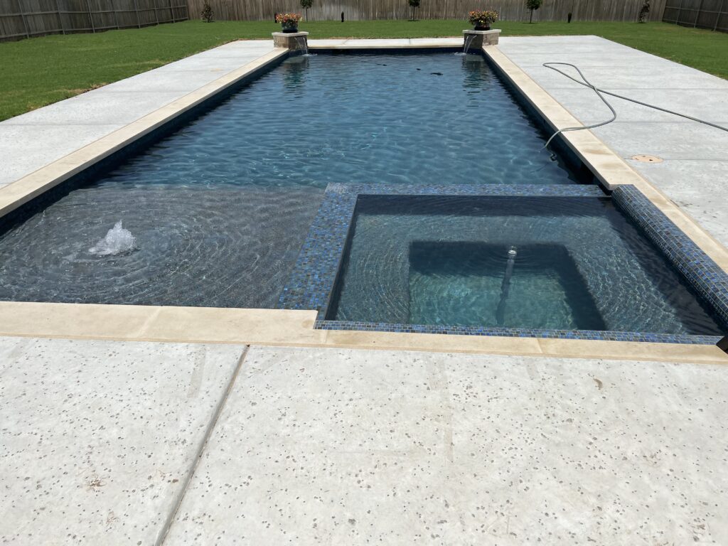 Straight Line Pool with bubbler and Spa